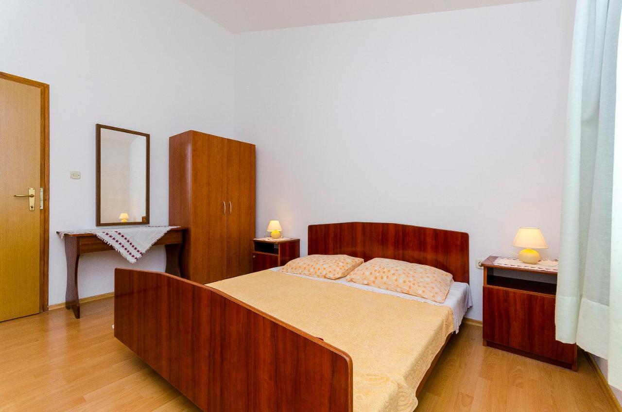 Apartments Milka Slatine Exterior photo
