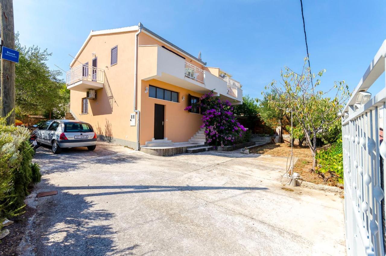 Apartments Milka Slatine Exterior photo