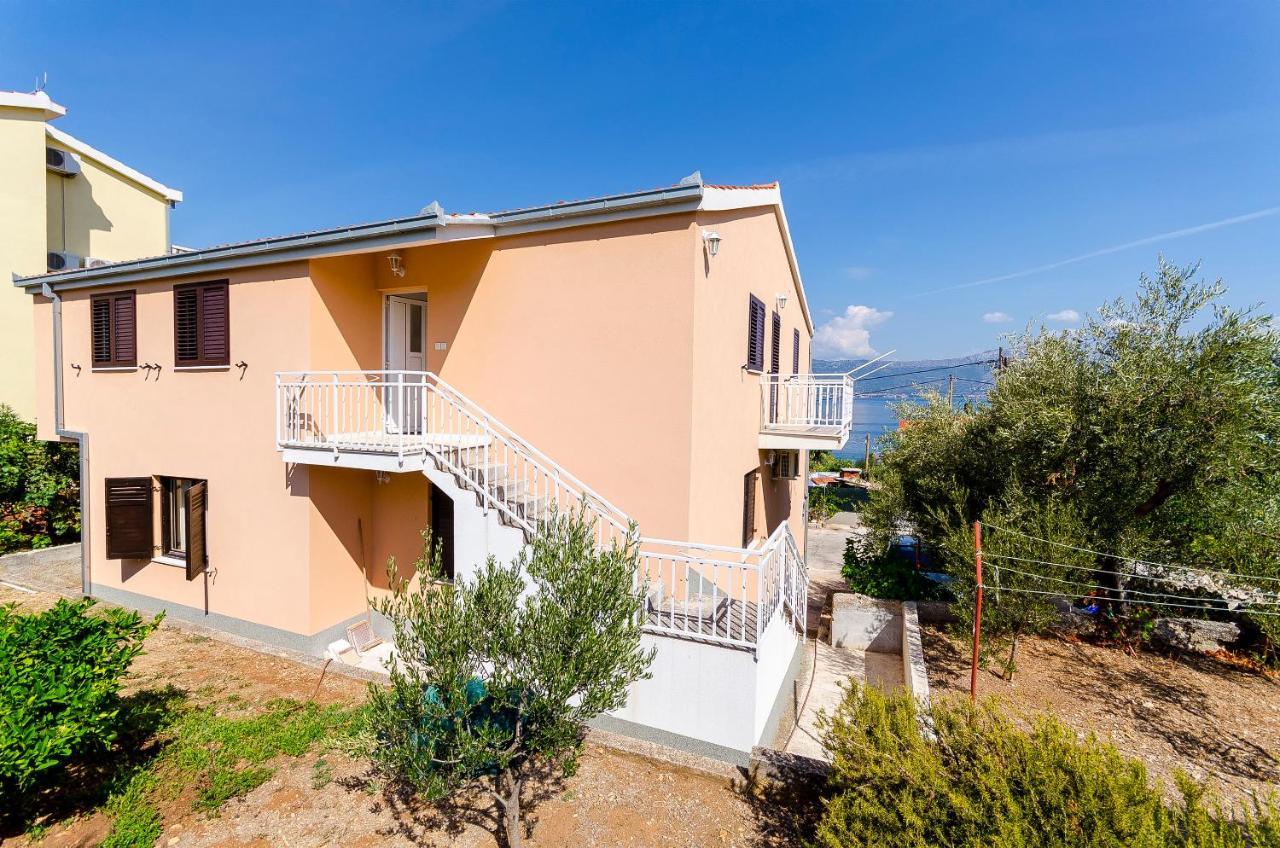 Apartments Milka Slatine Exterior photo